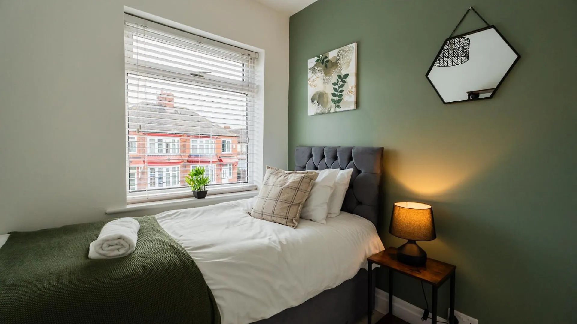 Ottawa House By Horizon Stays Middlesbrough 0*,