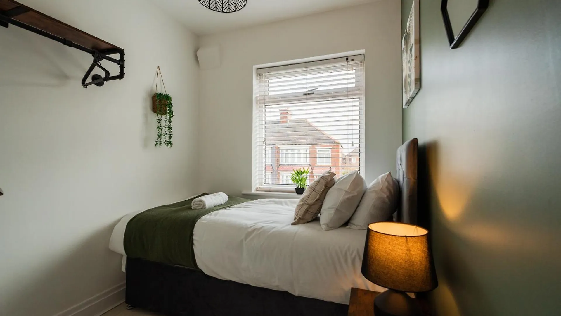 Ottawa House By Horizon Stays Middlesbrough 0*,